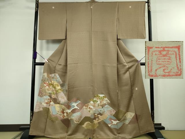 平和屋本店●極上　皇室献上作家　藤井寛　色留袖　駒刺繍　舞蝶四季花文　銀煤竹色地　金彩　逸品　DZAB4741kh6