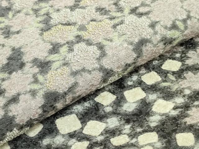 平和屋着物●極上　十日町　名門　滝泰謹製　太鼓柄袋帯　襲絞り　相良刺繍　おぼろ染め　舞花文　銀通し地　逸品　DZAB4826kh6