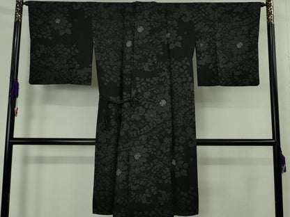 平和屋着物∞極上　道中着　スリーシーズン　春夏秋　塵除け　ロング丈　紗　草花文　黒地　銀彩　逸品　DZAB4867kh6