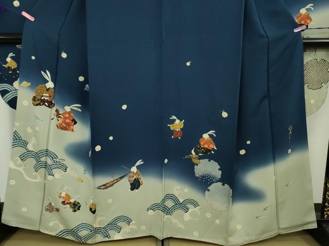 平和屋着物●極上　振袖　日本ものがたり　作家物　兎　うさぎ　浦島太郎　暈し染め　紺青色地　金彩　逸品　DZAB4911kh6