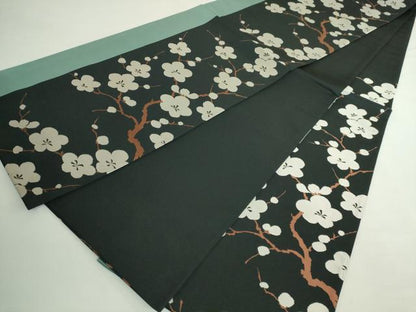 平和屋着物●極上　世界的人形師　辻村寿三郎　ジュサブロー　六通柄袋帯　枝梅　黒地　逸品　DZAB5064kh6