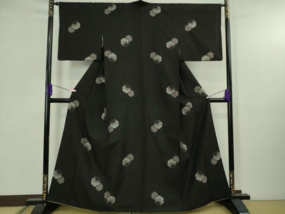 平和屋着物●極上　本場大島紬　9マルキ　地空　雪輪重ね　黒地　逸品　DZAB5102kh6