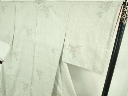 平和屋本店●極上　本場結城紬　重要無形文化財　奥順謹製　80亀甲　飛び亀甲柄　草花文　灰黄緑色地　証紙付き　逸品　DZAB5108kh6