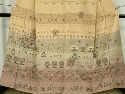 平和屋本店●極上　中国三大刺繍　スワトウ刺繍　汕頭刺繍　相良刺繍　訪問着　花唐草文　暈し染め　逸品　未使用　DZAB5166kh6