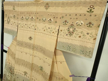 平和屋本店●極上　中国三大刺繍　スワトウ刺繍　汕頭刺繍　相良刺繍　訪問着　花唐草文　暈し染め　逸品　未使用　DZAB5166kh6