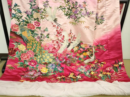 平和屋本店●極上　中国三大刺繍 相良刺繍 色打掛 和装 婚礼 結婚式 花嫁 神社挙式 駒刺繍 孔雀飛鶴花文 暈し染め 金糸 逸品　DZAB5217kh6