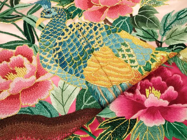 平和屋本店●極上　中国三大刺繍 相良刺繍 色打掛 和装 婚礼 結婚式 花嫁 神社挙式 駒刺繍 孔雀飛鶴花文 暈し染め 金糸 逸品　DZAB5217kh6