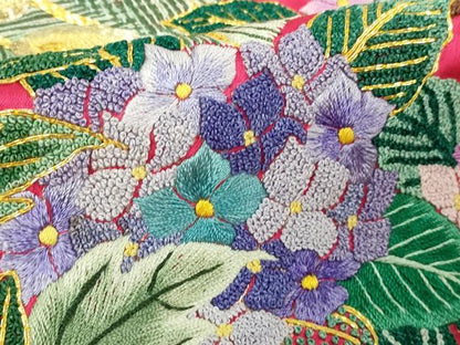 平和屋本店●極上　中国三大刺繍 相良刺繍 色打掛 和装 婚礼 結婚式 花嫁 神社挙式 駒刺繍 孔雀飛鶴花文 暈し染め 金糸 逸品　DZAB5217kh6