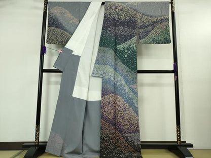 平和屋本店●極上 十日町 名門 滝泰謹製　訪問着　おぼろ染め 襲絞り 相良刺繍　重ね山花文　暈し染め　金糸　金通し地　逸品　DZAB5223kh6