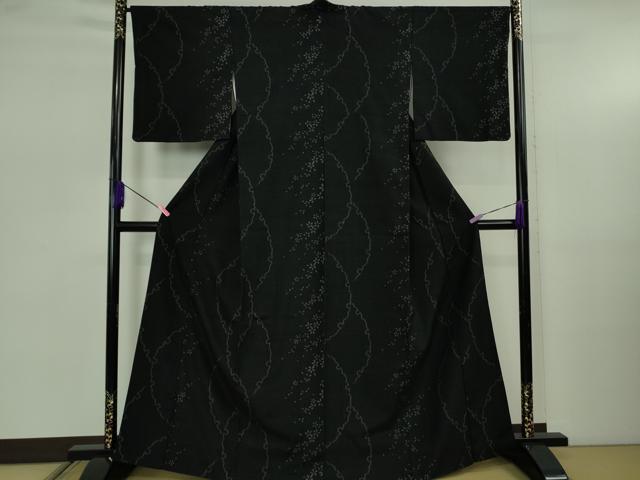 平和屋着物●極上　結城紬　はたおり娘　100亀甲　飛び亀甲柄　雪輪　舞桜　黒地　逸品　DZAB5229kh6