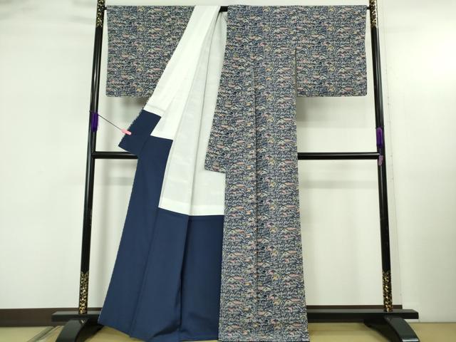 平和屋本店●極上　人間国宝　玉那覇有公　本場琉球紅型　小紋　松　屋根　参考資料付き　逸品　DZAB5233kh6