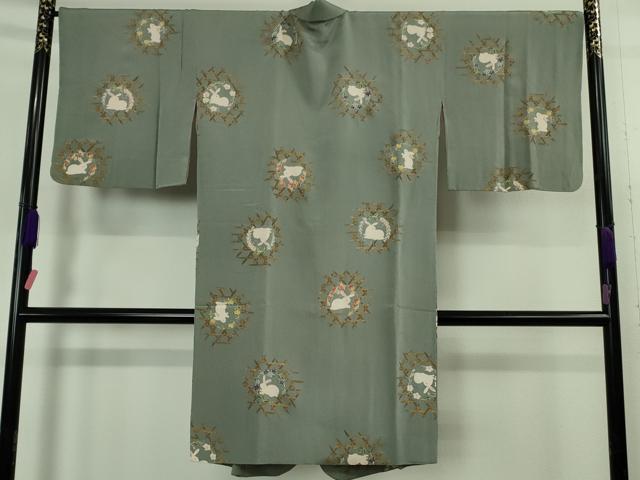 平和屋本店∞極上　人形作家・ホリヒロシ　道中着　ロング丈　兎　花丸文　深川鼠色地　金彩　鬼しぼ縮緬　逸品　DZAB5361kh6