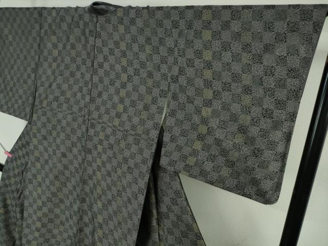 平和屋着物○極上 西陣 とみや織物謹製 お召 三条殿織 市松草丸文