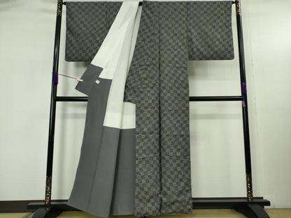 平和屋着物●極上　西陣　とみや織物謹製　お召　三条殿織　市松草丸文　反端付き　逸品　DZAB5374kh6