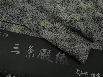 平和屋着物●極上　西陣　とみや織物謹製　お召　三条殿織　市松草丸文　反端付き　逸品　DZAB5374kh6