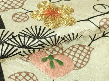 平和屋本店●極上　訪問着　駒刺繍　松竹梅　文字文　鳥の子色地　金糸　逸品　未使用　DZAB5418kh6