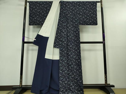 平和屋着物●極上　藍造り国選定無形文化財　藍師・佐藤昭人　染師・堤悌一　小紋　型染　花唐草文　認定証・証紙付き　逸品　DZAB5426kh6