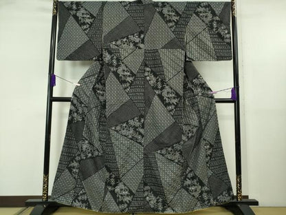 平和屋本店●極上　本場大島紬　刺し子　総刺繍　名物裂切嵌　草花文　黒地　逸品　未使用　DZAB5491kh6
