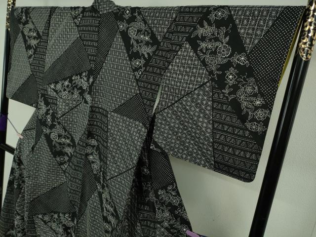 平和屋本店●極上　本場大島紬　刺し子　総刺繍　名物裂切嵌　草花文　黒地　逸品　未使用　DZAB5491kh6