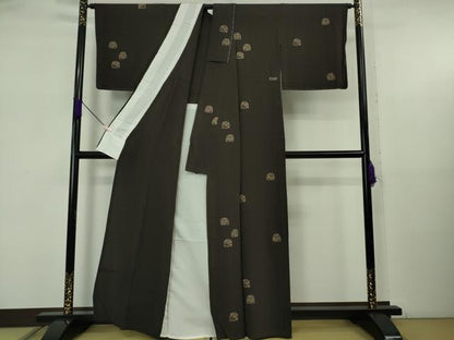 平和屋着物▽極上　越後染印傳　根津青宗　日本産本漆　小紋　単衣　花兎　黒紅色地　反端付き　未使用　逸品　DZAB5609kh6