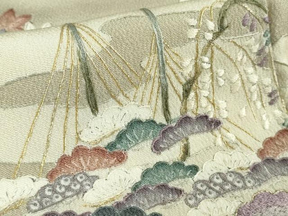 平和屋本店●極上　中国三大刺繍　スワトウ刺繍　汕頭刺繍　訪問着　城下町人物文　亜麻色地　鬼しぼ縮緬　金糸　逸品　DZAB5622kh6