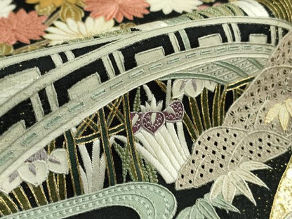 平和屋本店●最高級　中国三大刺繍　スワトウ刺繍　汕頭刺繍　相良刺繍　訪問着　渡橋風景花文　黒地　金通し地　本金箔　逸品　DZAB5647kh6