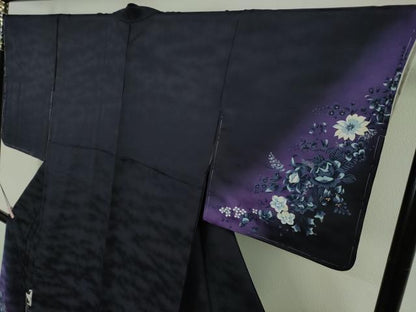 平和屋着物●極上　螺鈿作家　甲斐泰造　訪問着　百合　草花　紫黒色地　暈し染め　金彩　逸品　未使用　DZAB5648kh6