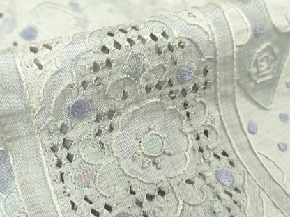 平和屋本店●極上 中国三大刺繍 スワトウ刺繍 相良刺繍 総刺繍 小紋 本場縞大島紬地 花唐草文 白藤色地 反端付きロング丈 逸品 DZAB5689kh6