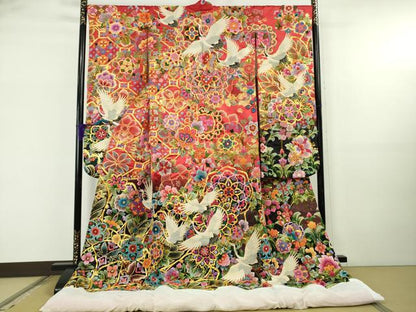 平和屋本店●最高級 中国三大刺繍 相良刺繍 駒刺繍 総刺繍 色打掛 和装 婚礼 結婚式 花嫁 飛鶴花文 暈し染め 金糸 逸品 未使用 DZAB5802kh6