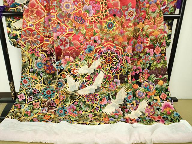 平和屋本店●最高級 中国三大刺繍 相良刺繍 駒刺繍 総刺繍 色打掛 和装 婚礼 結婚式 花嫁 飛鶴花文 暈し染め 金糸 逸品 未使用 DZAB5802kh6