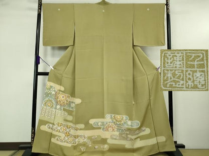平和屋本店●極上　創業460年・千總　色留袖　駒刺繍　正倉院霞花文　黄海松茶色地　金彩　反端付き　逸品　未使用　DZAB5812kh6