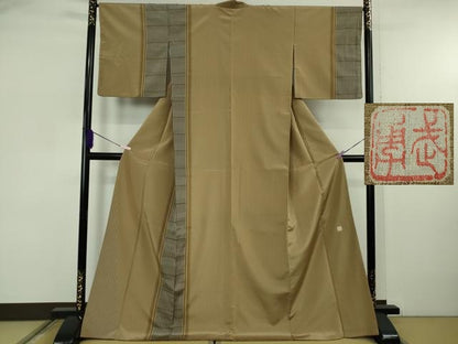 平和屋本店●極上　伝統工芸士　曽根武勇　訪問着　お召地　間道　薄い柴染色地　逸品　DZAB5842kh6