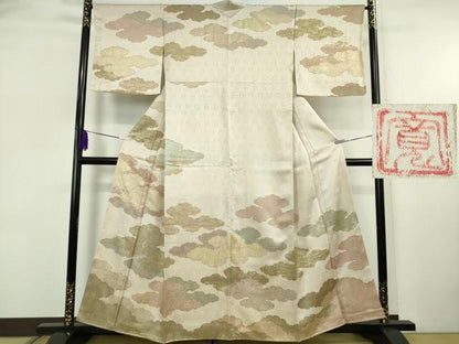 平和屋本店●極上　皇室献上作家　藤井寛　訪問着　駒刺繍　雲重ね　灰桜色地　金彩　逸品　未使用　DZAB5863kh6