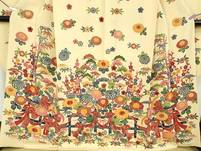 平和屋本店●極上　和染紅型　栗山紅型　栗山吉三郎　振袖　吉祥花文　砥粉色地　鬼しぼ縮緬　逸品　DZAB5903kh6