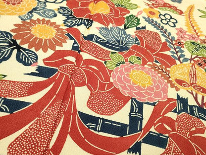 平和屋本店●極上　和染紅型　栗山紅型　栗山吉三郎　振袖　吉祥花文　砥粉色地　鬼しぼ縮緬　逸品　DZAB5903kh6