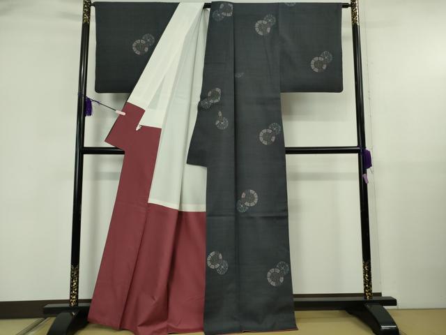 平和屋本店●極上　本場結城紬　重要無形文化財　100亀甲　飛び亀甲柄　井上商事謹製　源治車　青褐色地　証紙付き　逸品　DZAB5920kh6