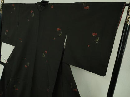 平和屋着物●極上　本場大島紬　9マルキ　地空　さくらんぼ　サクランボ　黒地　逸品　未使用　DZAB5939kh6
