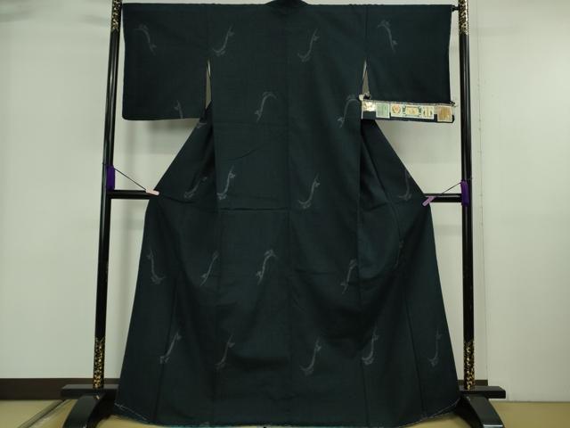 平和屋本店●極上　本場結城紬 重要無形文化財 井上商事謹製 100亀甲 飛び亀甲柄　唐草文　褐返色地　証紙付き　逸品　未使用　DZAB6058kh6