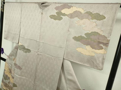 平和屋本店●極上　皇室献上作家　藤井寛　訪問着　駒刺繍　雲重ね　灰桜色地　金彩　逸品　DZAB6075kh6