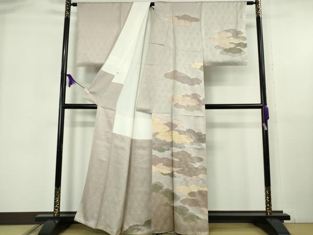 平和屋本店●極上　皇室献上作家　藤井寛　訪問着　駒刺繍　雲重ね　灰桜色地　金彩　逸品　DZAB6075kh6