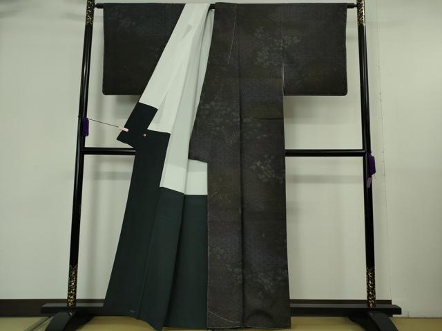 平和屋本店●極上　本場結城紬　重要無形文化財　宮崎謹製　名物裂草花文　黒地　阪急百貨店扱い　逸品　未使用　DZAB6103kh6