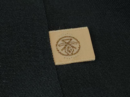 平和屋本店●極上　本場結城紬　重要無形文化財　宮崎謹製　名物裂草花文　黒地　阪急百貨店扱い　逸品　未使用　DZAB6103kh6