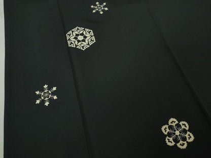 平和屋本店●極上　京都染織メーカー・貴久樹謹製　訪問着　総刺繍　雪華　濃紺地　銀糸　伊と幸　反端付き　逸品　DZAB6135kh6