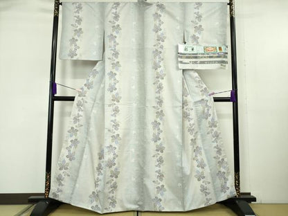 平和屋本店●極上　伝統工芸士 紫峰作 本場大島紬 白大島 彩華 むらなか謹製　葡萄蔦の葉文　ほていや扱い　証紙付き　逸品　DZAB6143kh6