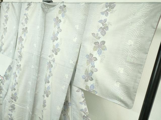 平和屋本店●極上　伝統工芸士 紫峰作 本場大島紬 白大島 彩華 むらなか謹製　葡萄蔦の葉文　ほていや扱い　証紙付き　逸品　DZAB6143kh6