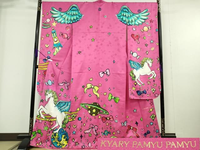 平和屋本店●希少　きゃりーぱみゅぱみゅ 振袖 刺繍 ユニコーン 宇宙 リボン　金彩　薔薇色地　金彩　反端付き　逸品　未使用　DZAB6178kh6