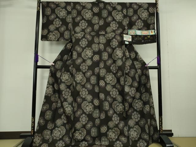 平和屋本店●極上　本場大島紬　十八算　12マルキ　古代染色純泥染　正倉院花文　黒地　永長織物謹製　証紙付き　逸品　DZAB6196kh6