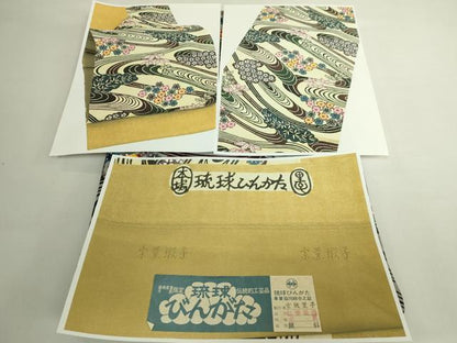 平和屋本店●極上　本場琉球びんがた　沖縄県指定無形文化財保持者　宮城里子　九寸名古屋帯　さが美扱い　参考資料付　逸品　DZAB6234kh6