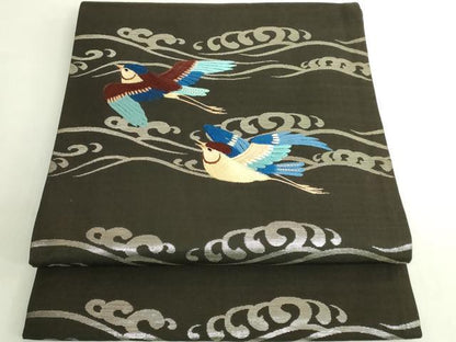 平和屋本店●極上　アンティーク　大正ロマン　丸帯　引き抜き帯　手刺繍　立波に鳥　憲法黒茶色地　銀糸　逸品　DZAB6281kh6