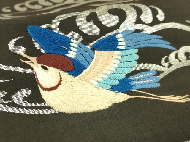 平和屋本店●極上　アンティーク　大正ロマン　丸帯　引き抜き帯　手刺繍　立波に鳥　憲法黒茶色地　銀糸　逸品　DZAB6281kh6